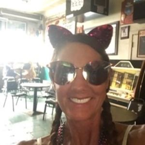 Meet your Posher, Cat